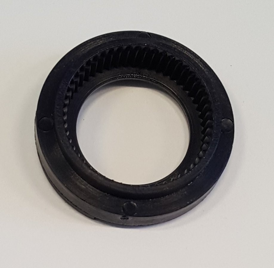Černý kroužek na termostatické kartuši pod rukojetí baterie